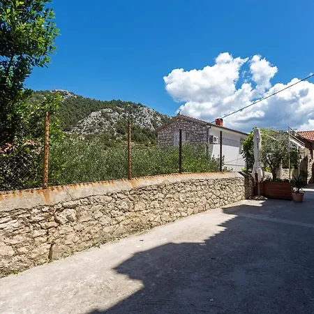 And Happy Place شقة