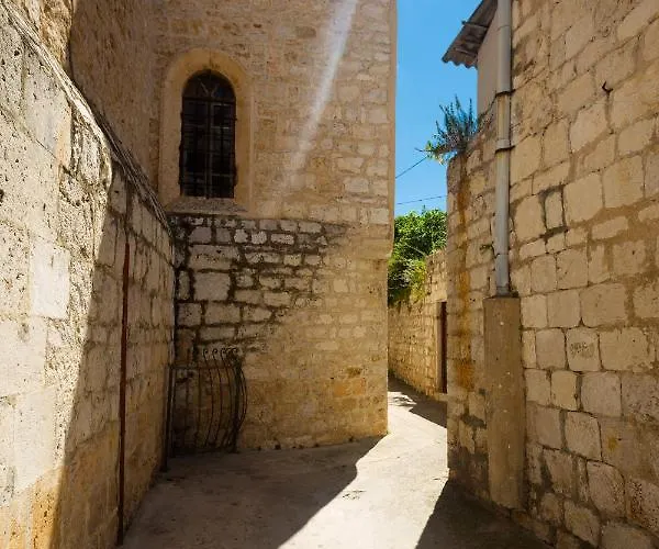 And Happy Place * Хвар