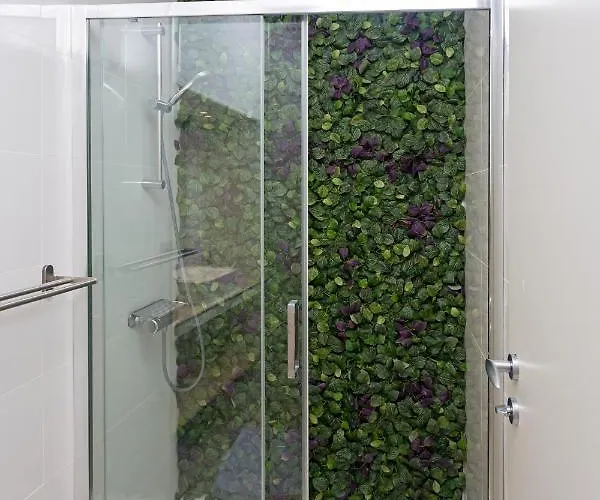 And Happy Place * Хвар