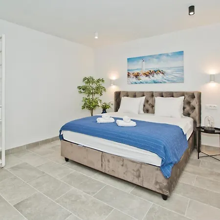 Apartman And Happy Place *