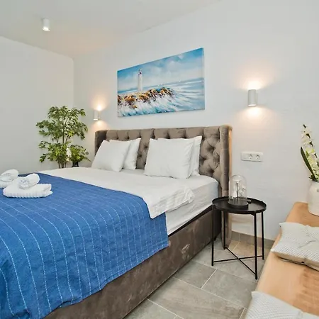 And Happy Place Apartman