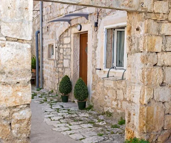 Apartamento Apartment&studios Happy Place *