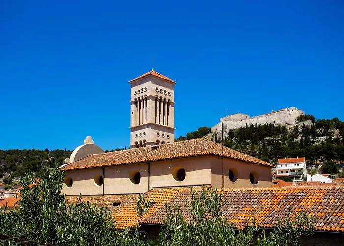 Apartment&studios Happy Place Hvar Town
