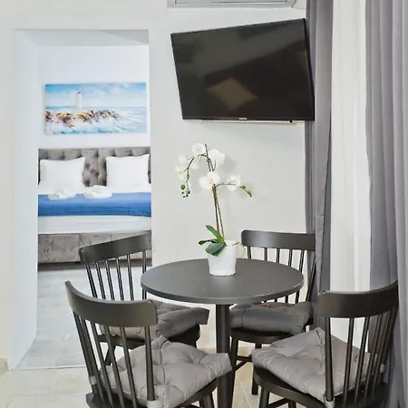 And Happy Place * Хвар